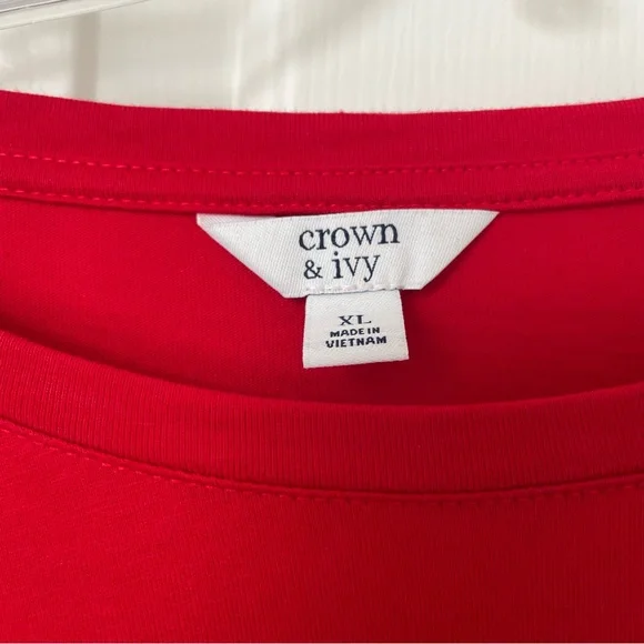 The perfect pullover red top - Picture 3 of 7